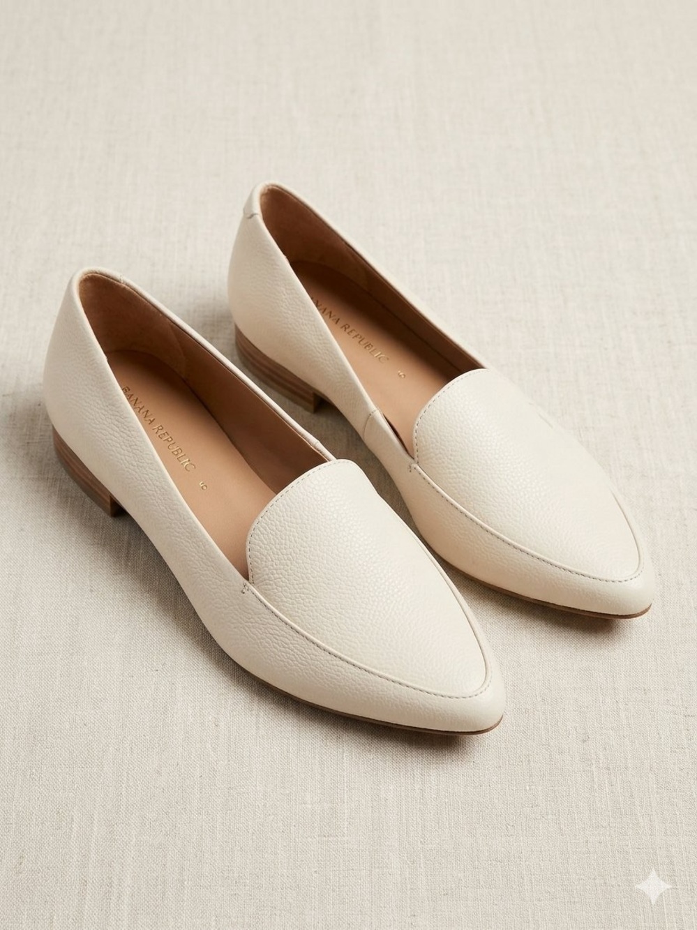 Banana Republic Factory Cream Pebbled Leather Pointed Toe Loafer Flats | Size 6